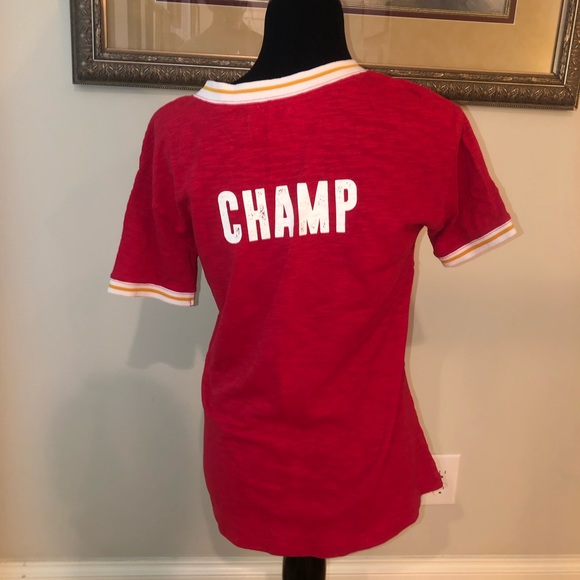 True Craft V-Neck Tee (red) - Picture 2 of 2